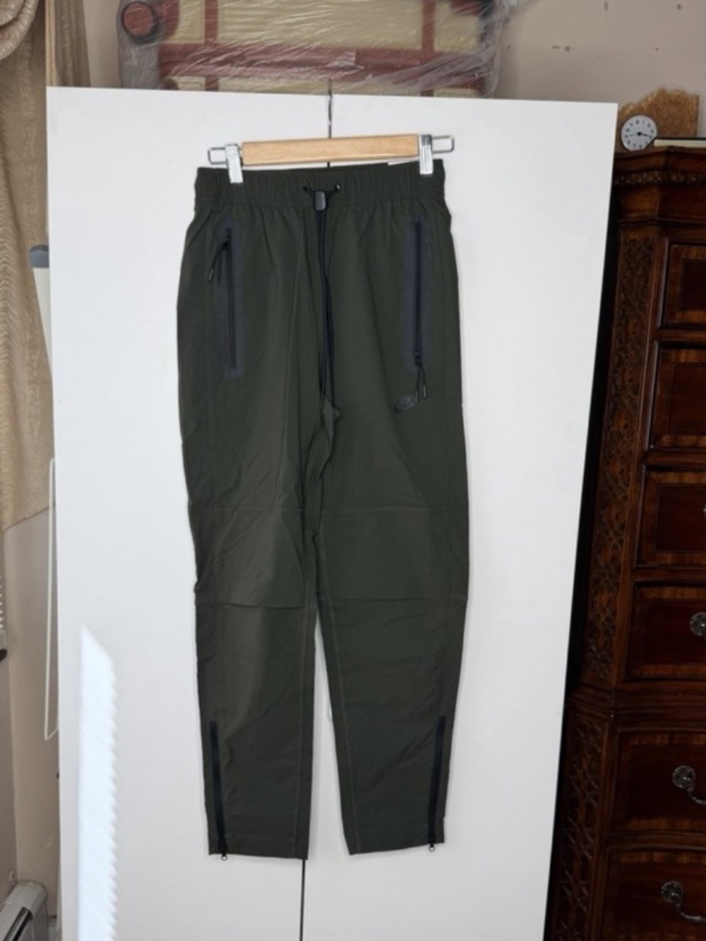 Nike Tech Woven Tapered Pants Sequoia Green/Black Mens Size XS HM8241-355 NEW